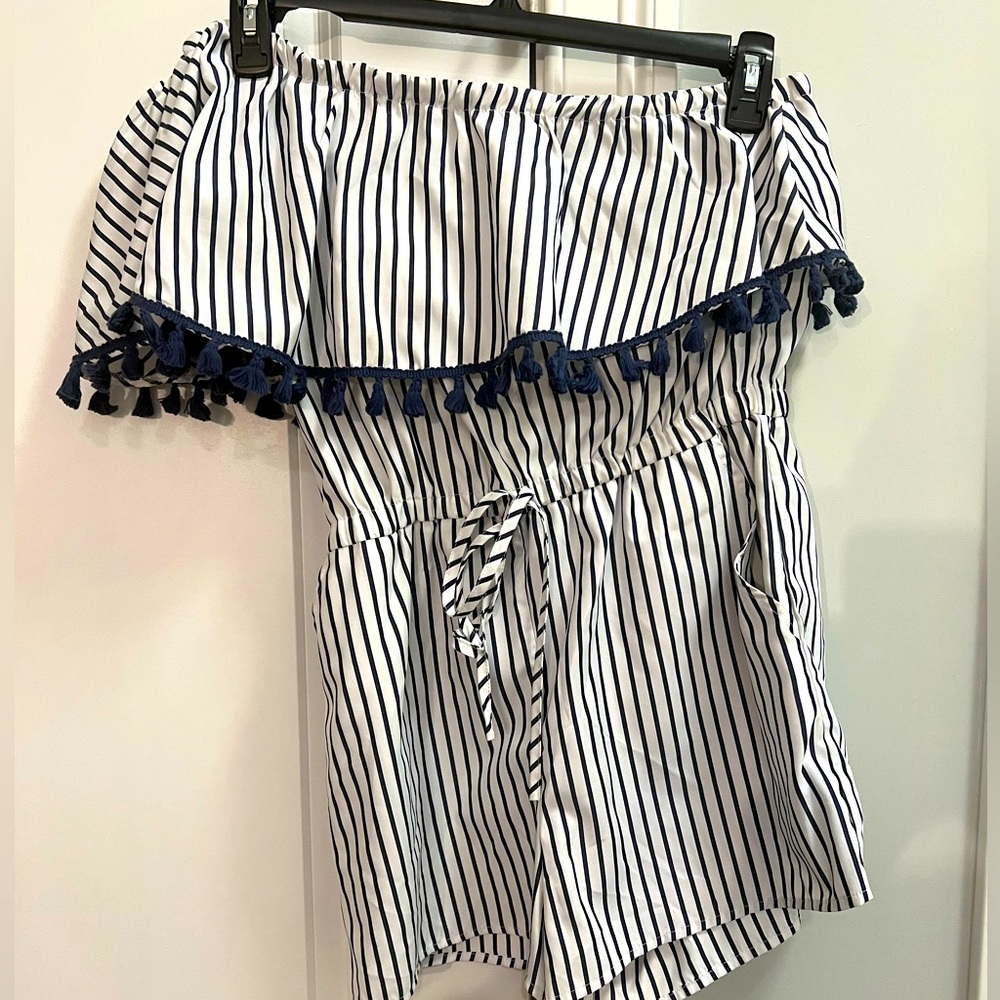 OFF SHOULDER ROMPER